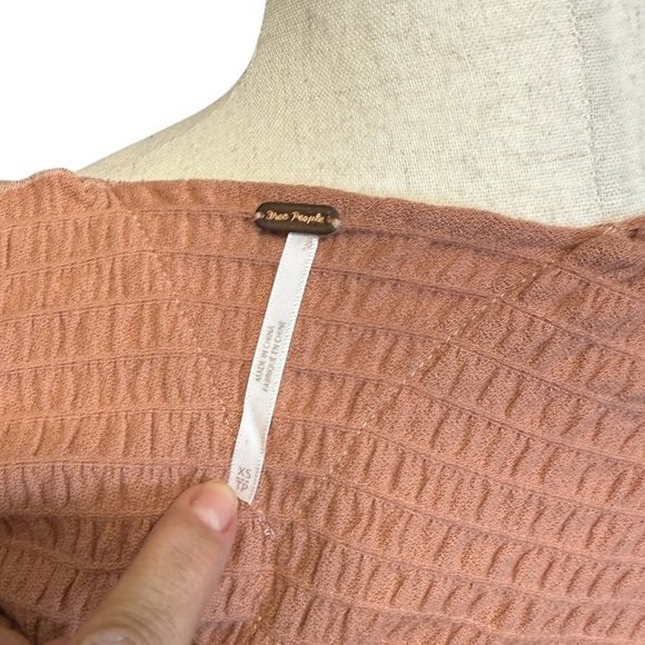 Free People On My Mind Iced Chai Smocked Top Size XS #1885 - Picture 6 of 6